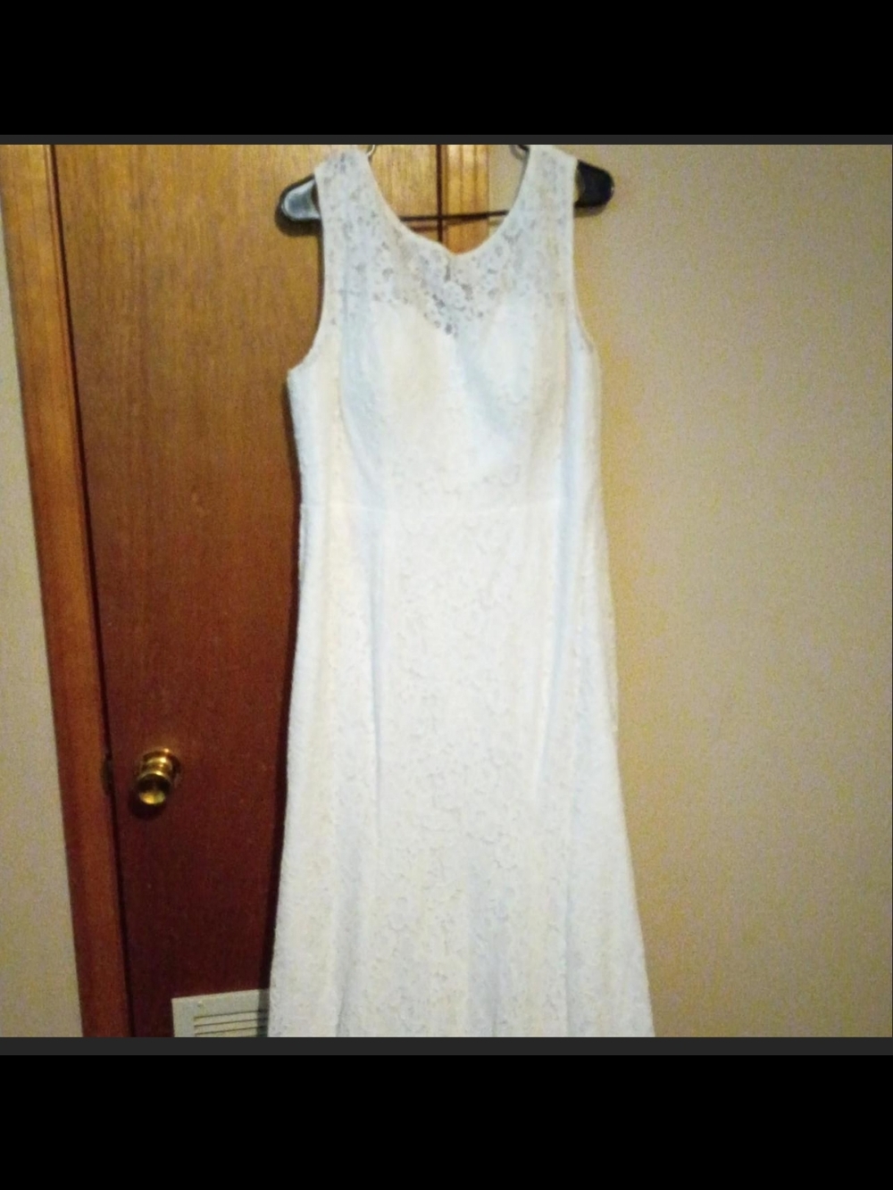 Amazon White Lace Wedding Dress Sleeveless Scoop Neck